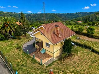 Chalet  Barrio de arriba. Casa unifamiliar con finca de 2.100 m en arroes, naturaleza, tra