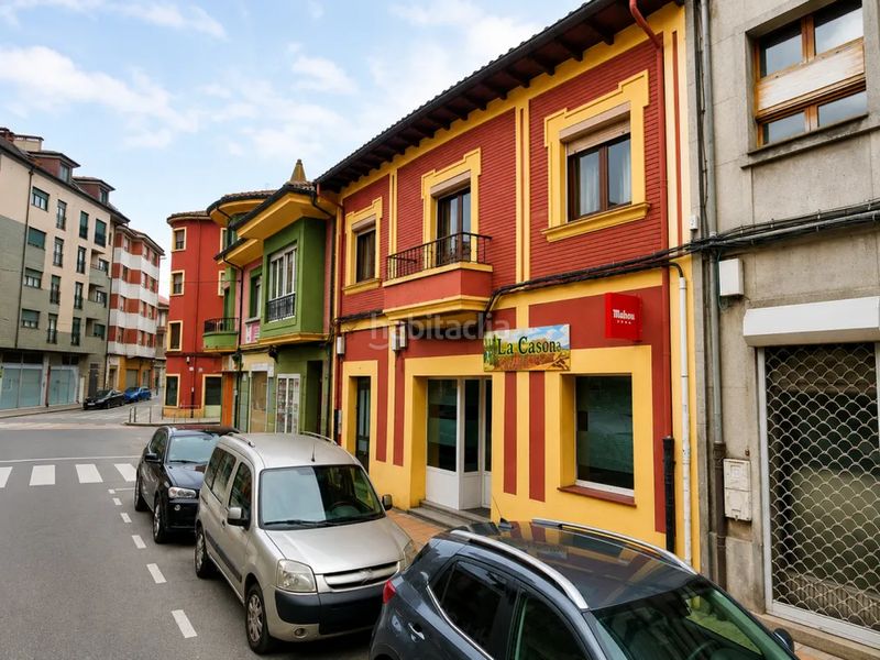 Foto bddafdde-351f-4f64-a665-0b5871c41491. Edifici a La Felguera Langreo