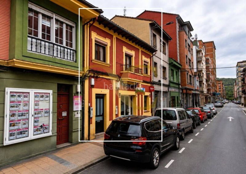 Foto c3097d9f-df53-476c-ad30-6224a02a5cd5. Edifici a La Felguera Langreo