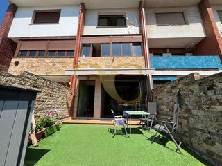 Casa adossada  Calle acebo. Exclusiva tu hogar frente al mar en xivares.