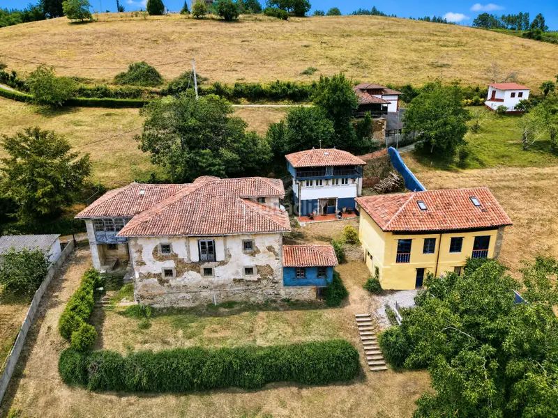 Foto 1be07007-2768-45f7-b9de-020415d06026. Casa amb calefacció a Pravia