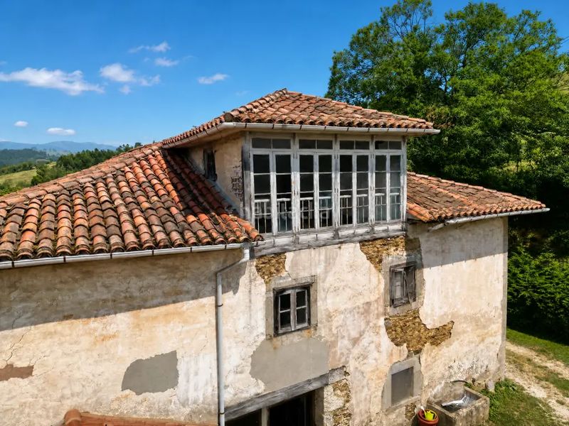 Foto 7f3c2073-d49a-4156-84df-e7c0bce21e17. Casa amb calefacció a Pravia