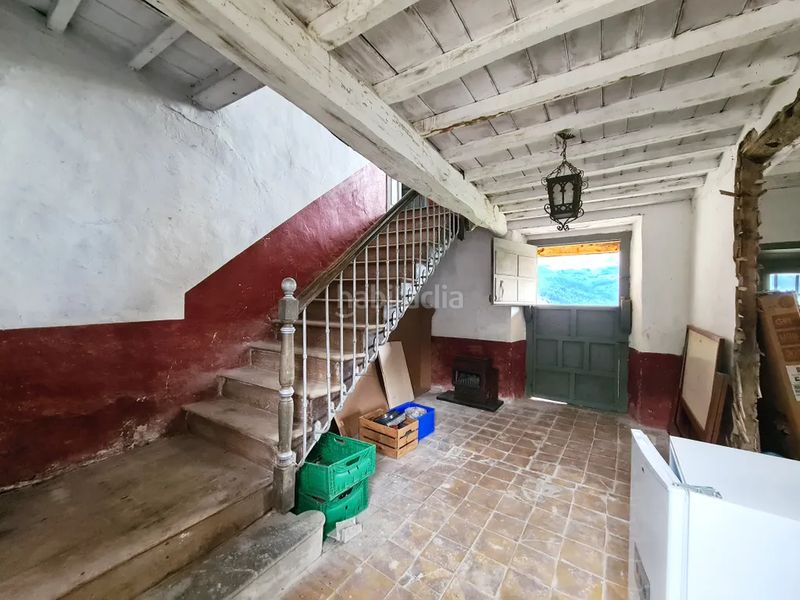 Foto 81c756e2-a6cd-44da-84c5-601fa336efeb. Casa amb calefacció a Pravia
