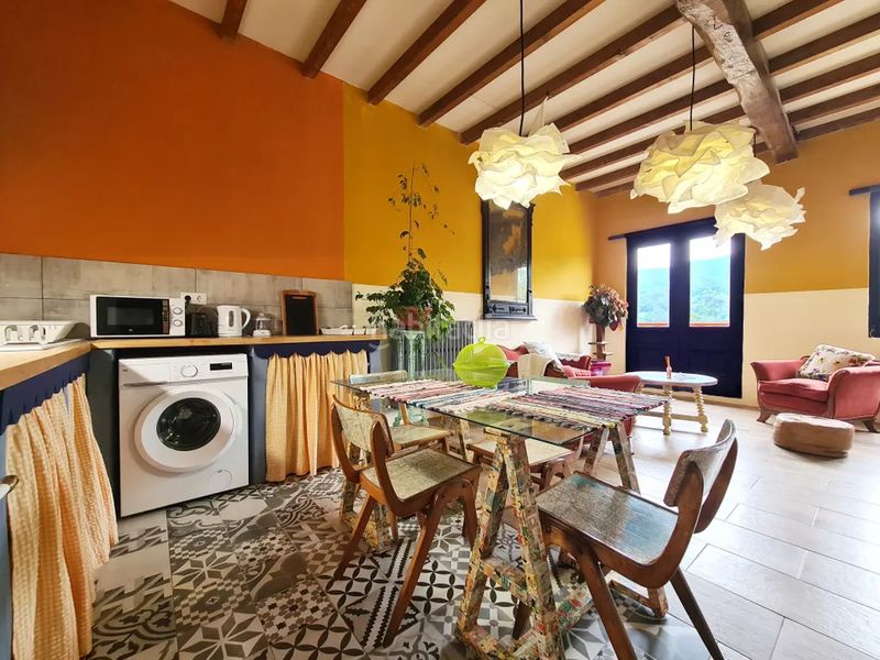 Foto a737e5a7-74a6-4336-985b-436d3363209d. Casa amb calefacció a Pravia