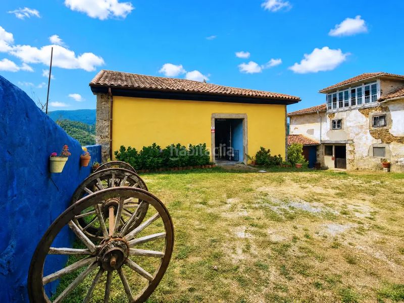 Foto b8543abb-6d10-4f6f-a896-36f2455cdfa9. Casa amb calefacció a Pravia