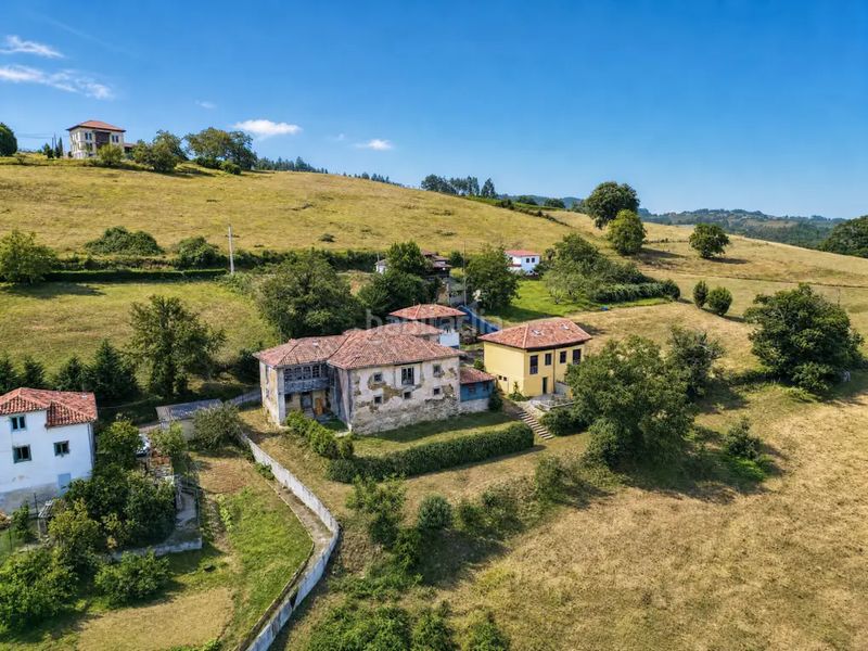 Foto eaf593c6-ca17-4c6f-b756-529648c306f0. Casa amb calefacció a Pravia