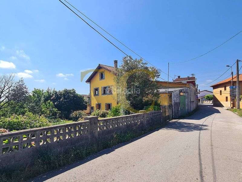 Foto 7ccaef79-c4ac-409f-b8c4-4f33e837c577. Casa amb calefacció aparcament a El Carbayedo - El Quirinal Avilés