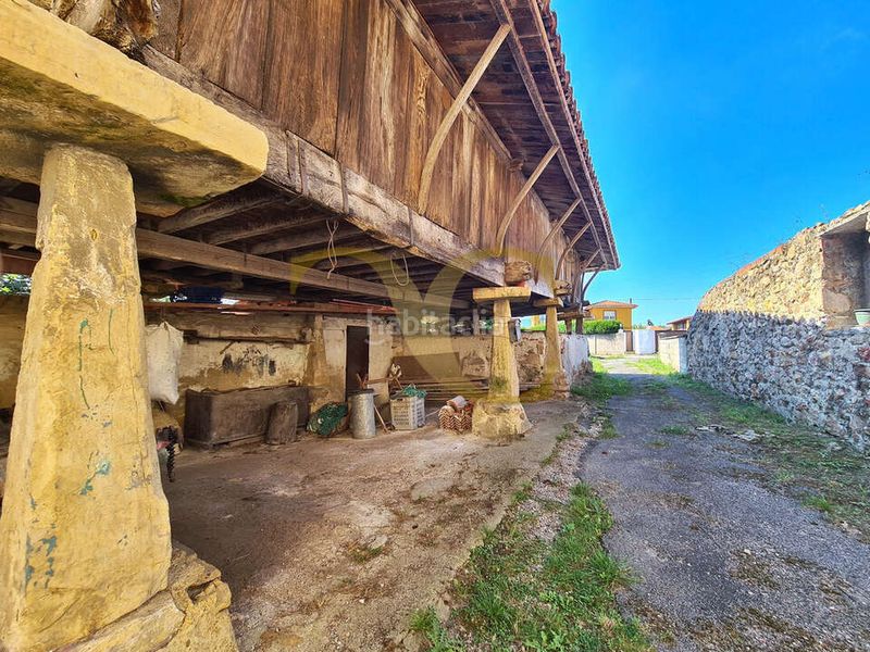 Foto a64bf07e-541c-4a1f-b289-fdcb5a50a696. Casa amb calefacció aparcament a El Carbayedo - El Quirinal Avilés