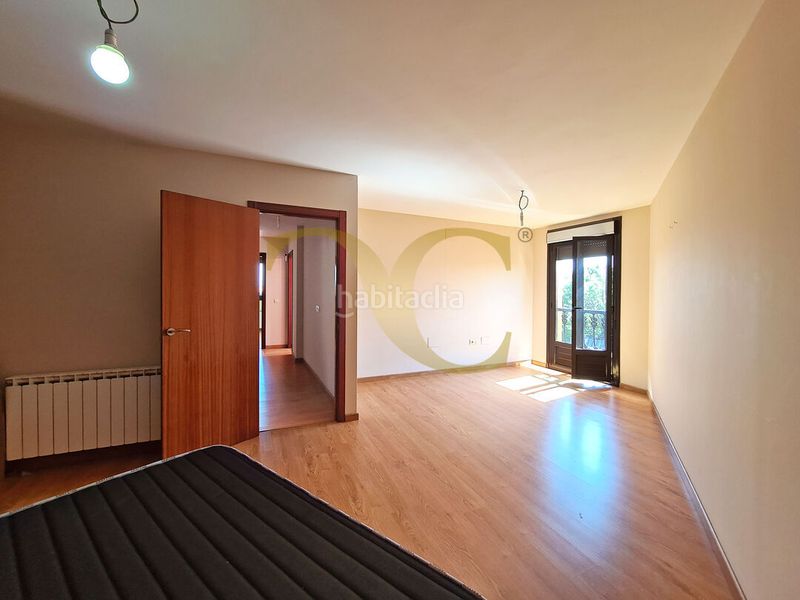 Foto b2be4a6c-abe5-4ea3-ae05-91fd9699f867. Casa amb calefacció aparcament a El Carbayedo - El Quirinal Avilés