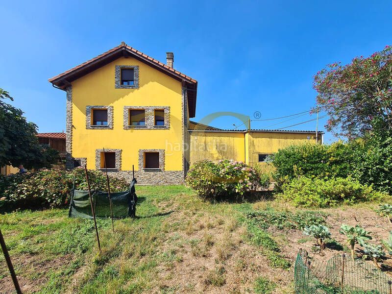 Foto c6aab077-eed6-42db-ae89-b78fa264e545. Casa amb calefacció aparcament a El Carbayedo - El Quirinal Avilés