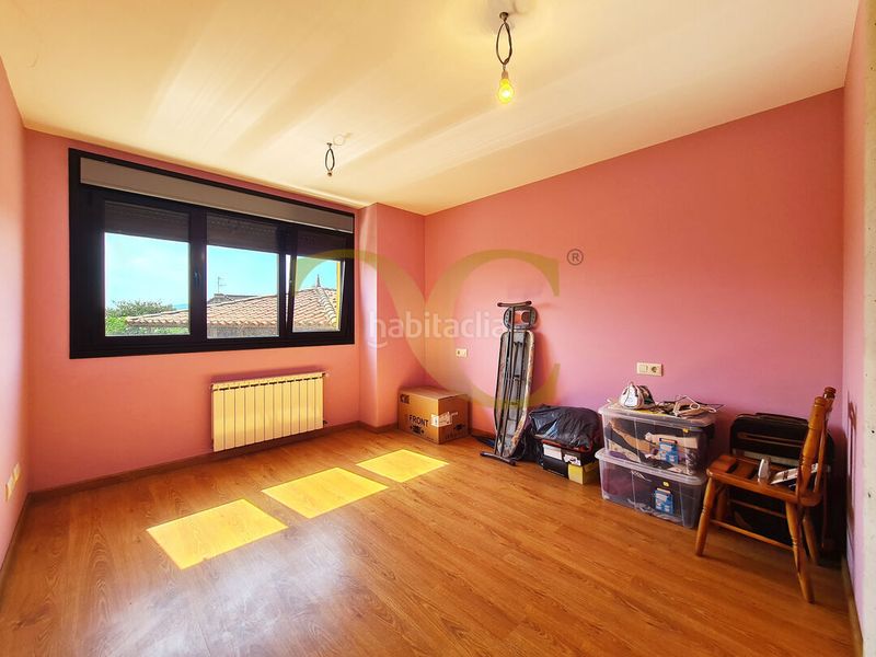 Foto ead9039e-444b-4f7d-b010-09baddeb1780. Casa amb calefacció aparcament a El Carbayedo - El Quirinal Avilés