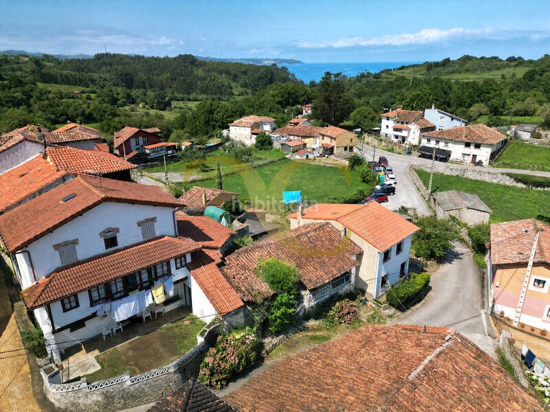 Foto 057aaadb-7e5b-47e2-8ae6-b3b2c8b44b76. Casa a Ribadesella