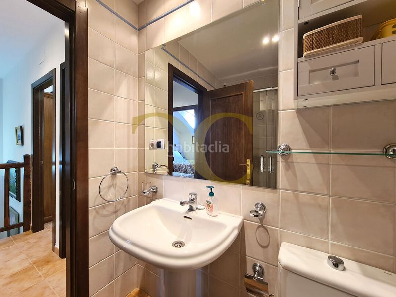 Foto 487266b4-f43e-4e40-8a9d-b27db8c2a572. Casa adosada adosado en sellamar, junto a santa marina, con terraza y garaje. en Ribadesella