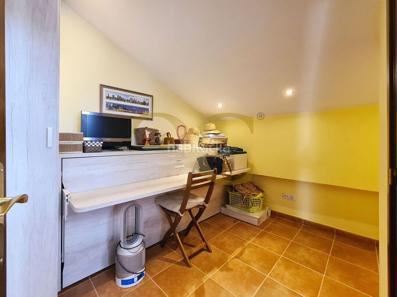Foto 500b130b-1681-4726-8117-68f193be2259. Casa adosada adosado en sellamar, junto a santa marina, con terraza y garaje. en Ribadesella