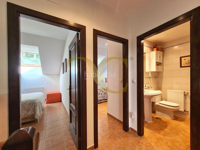 Foto 55278159-79d3-4714-93be-04b4b720d3e2. Casa adosada adosado en sellamar, junto a santa marina, con terraza y garaje. en Ribadesella