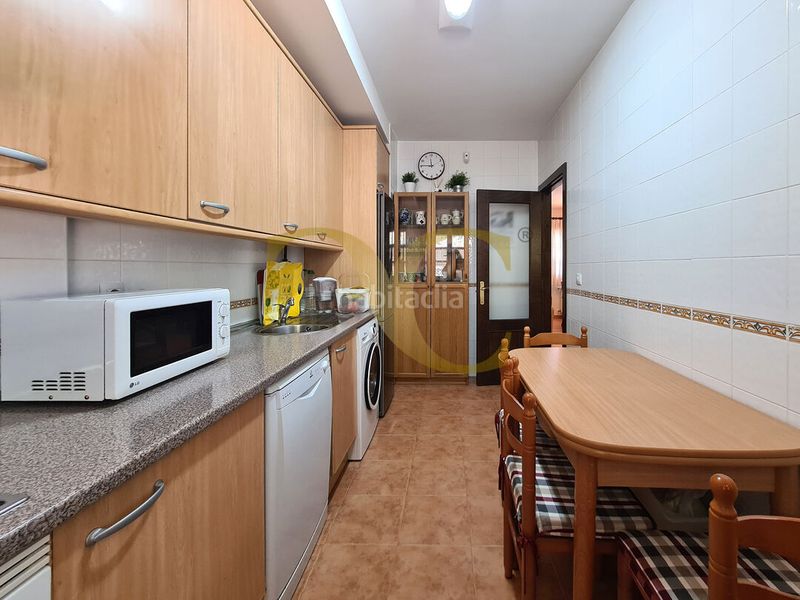 Foto 5a633e40-57f3-4f7d-87e8-6680d1dcd197. Casa adosada adosado en sellamar, junto a santa marina, con terraza y garaje. en Ribadesella