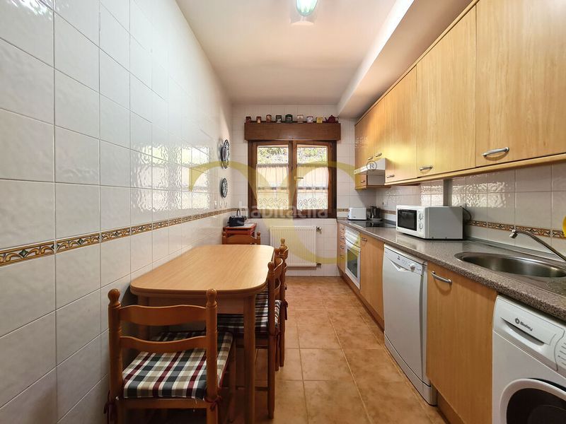 Foto 6391ca1e-eebe-40f1-869f-f42d2dafb426. Casa adosada adosado en sellamar, junto a santa marina, con terraza y garaje. en Ribadesella