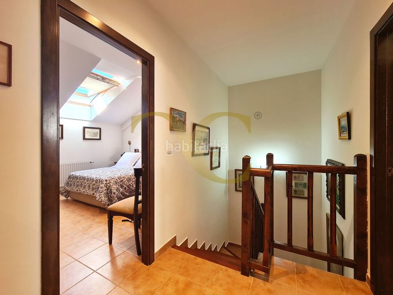 Foto cebe6593-ef7f-4b06-92ef-5d86e94d8418. Casa adosada adosado en sellamar, junto a santa marina, con terraza y garaje. en Ribadesella