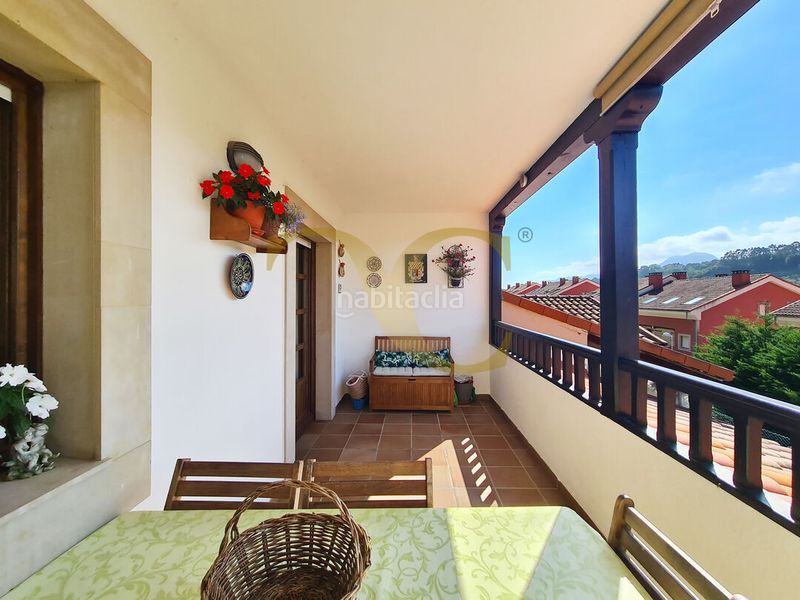Foto cf9f9b89-1e94-4c47-8ea6-cc2103edc5a5. Casa adosada adosado en sellamar, junto a santa marina, con terraza y garaje. en Ribadesella