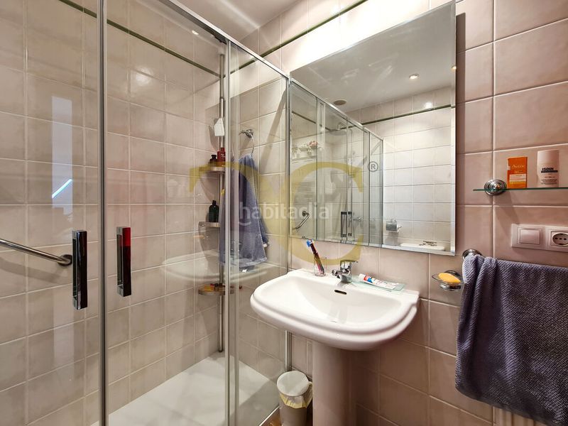 Foto df5c49a0-8b83-47a4-8d12-f62e6d33fa04. Casa adosada adosado en sellamar, junto a santa marina, con terraza y garaje. en Ribadesella