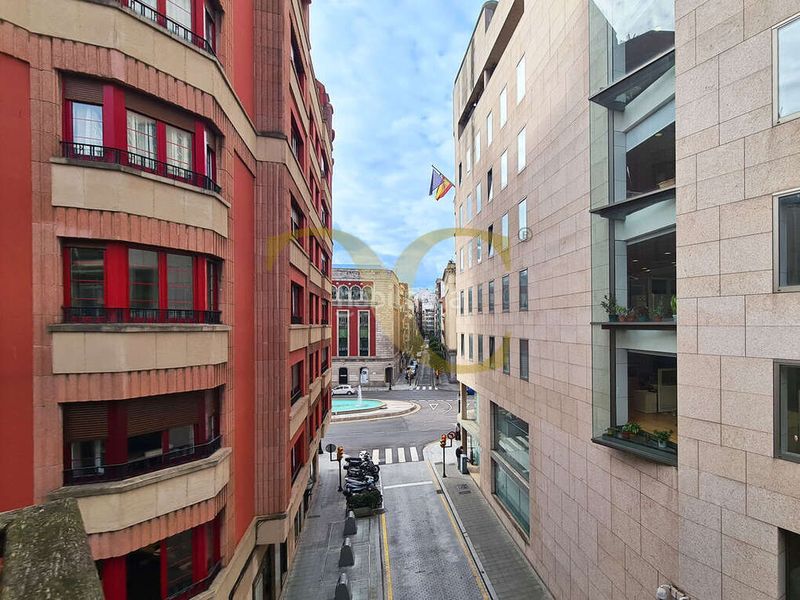 Foto 51e607b1-629b-4fc0-b8b2-912ce4c295ca. Pis amb calefacció aparcament a Centro Gijón