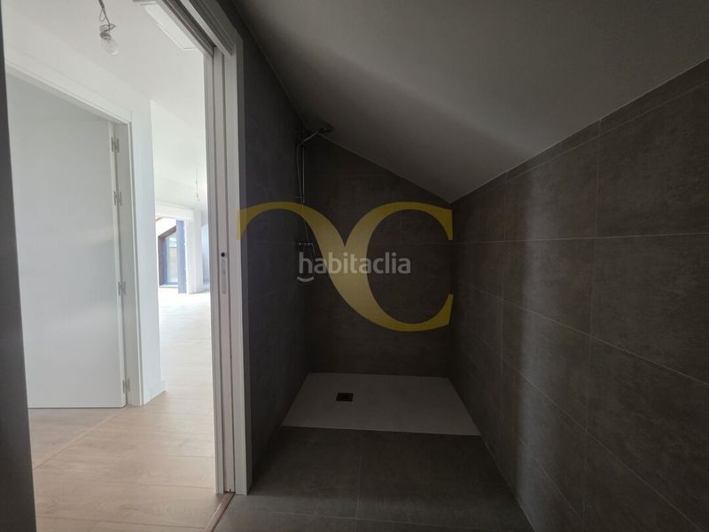 Foto f1a9210f-4966-4b72-bb69-d12e72141eb1. Àtic amb calefacció aparcament piscina a Llanes pueblo Llanes