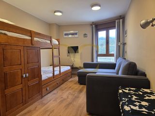 Etagenwohnung  Calle toneo. Estudio amueblado en la estación de esquí de san isidro, con gar