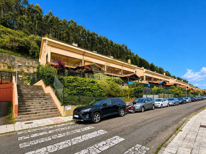 Foto 24d4d147-bd81-4f59-899c-52dd87eadebe. Casa adosada adosado en sellamar, junto a santa marina, con terraza y garaje. en Ribadesella