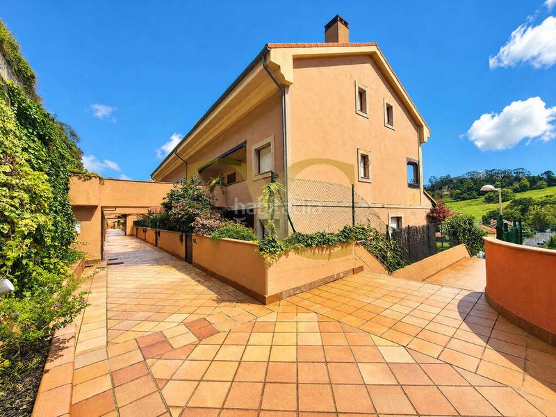 Foto 619de9ae-86ed-4bfe-9b6a-5d5617fff520. Casa adosada adosado en sellamar, junto a santa marina, con terraza y garaje. en Ribadesella