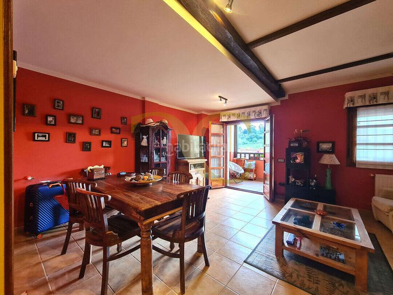 Foto 797c3431-4abd-4eb5-8080-8bba3092e498. Casa adosada adosado en sellamar, junto a santa marina, con terraza y garaje. en Ribadesella