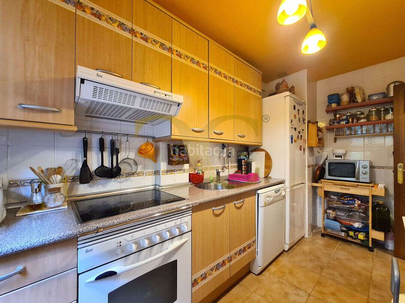 Foto a85cd91a-ea3a-419d-af35-9710f126e9af. Casa adosada adosado en sellamar, junto a santa marina, con terraza y garaje. en Ribadesella