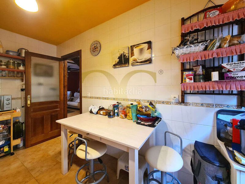 Foto b0a35e84-05df-4c83-9b5a-316644f0a077. Casa adosada adosado en sellamar, junto a santa marina, con terraza y garaje. en Ribadesella