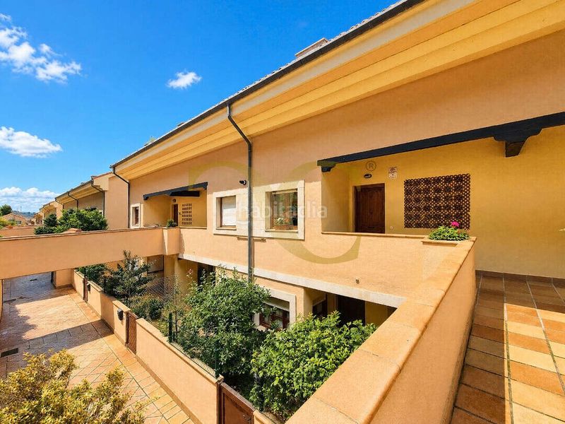Foto bb59d334-c82d-4b52-b553-5028f1c5262f. Casa adosada adosado en sellamar, junto a santa marina, con terraza y garaje. en Ribadesella