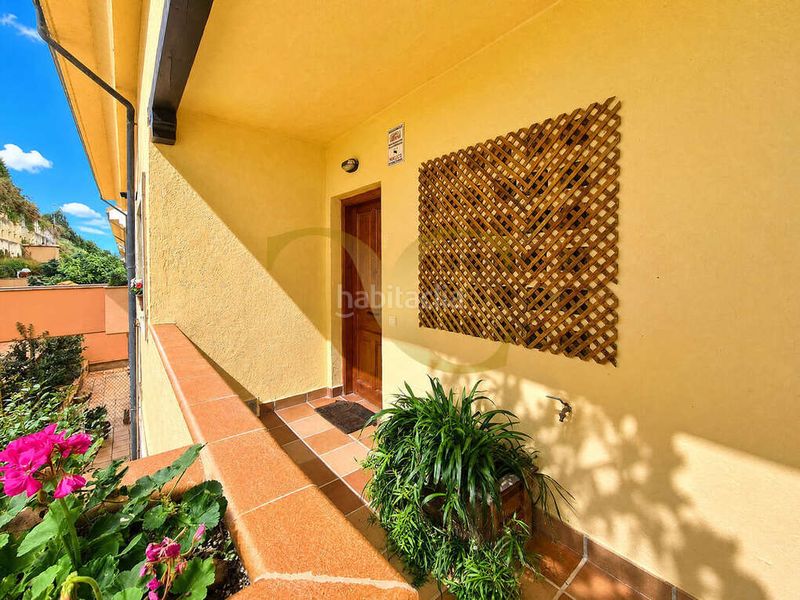 Foto d4395f0f-3011-4d0b-9ba7-06756f2d9307. Casa adosada adosado en sellamar, junto a santa marina, con terraza y garaje. en Ribadesella