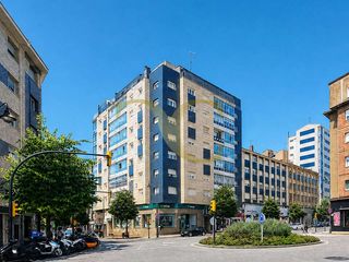 Appartement  Calle juan alvargonzález. Piso de tres dormitorios en el llano.
