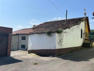 Casa a Barrio labarces 25. Casa de piedra en el pueblo en labarces