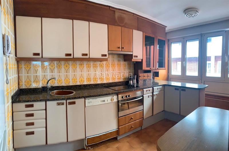 Foto 5d4beb0a-c40b-4527-a870-fd3b5c06d076. Piso en travesía juan de herrera 4 piso con vistas únicas en el centro de la villa en San Vicente de la Barquera