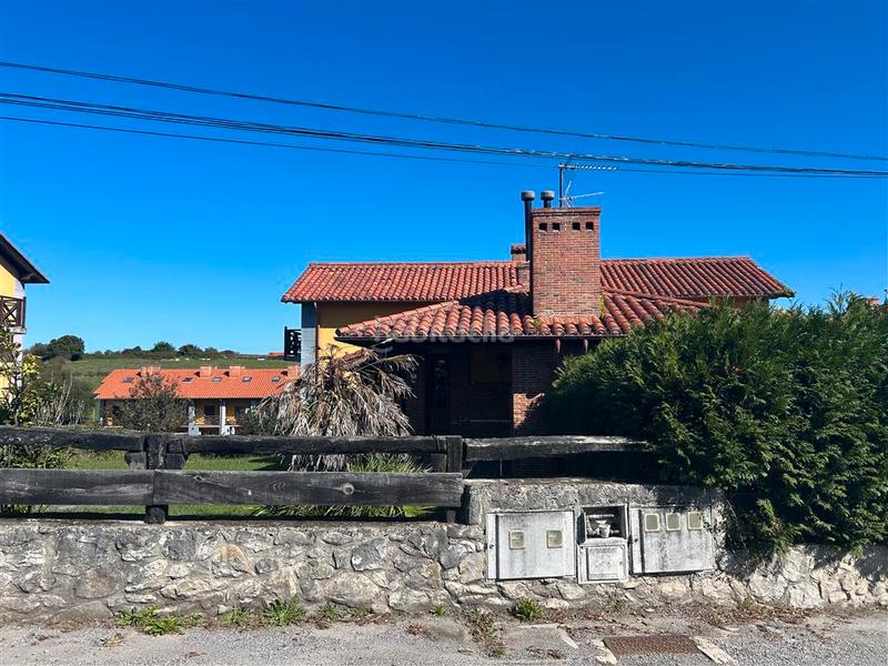 Foto 058ed38c-d8a6-44db-9faf-323c74630b0f. Casa pareada en barrio arco 29 casa pareada junto a la palya en Val de San Vicente