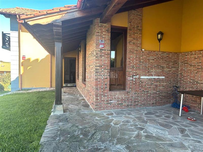 Foto 45d2f416-7e1e-4a37-b003-d2aa50b8c62c. Casa pareada en barrio arco 29 casa pareada junto a la palya en Val de San Vicente