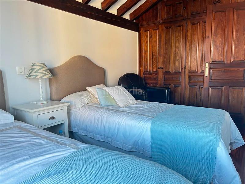 Foto 8c12145b-dd8e-4b9c-af10-93bd911004d0. Casa pareada en barrio arco 29 casa pareada junto a la palya en Val de San Vicente