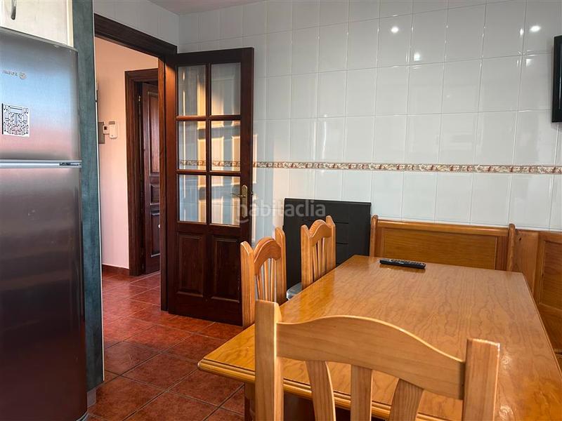 Foto b2e9d09f-82cb-4207-983a-df682a55c91f. Casa pareada en barrio arco 29 casa pareada junto a la palya en Val de San Vicente