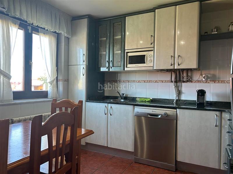 Foto d184add9-3f01-43cf-b4ff-ee7e1c7b72b1. Casa pareada en barrio arco 29 casa pareada junto a la palya en Val de San Vicente