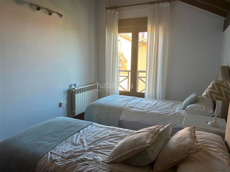 Foto d5f17293-437c-47f1-b383-b38697a0ae89. Casa pareada en barrio arco 29 casa pareada junto a la palya en Val de San Vicente