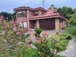 Casa  Barrio boria 40. Casa exclusiva