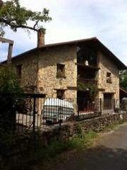 Masia a Abadiño. Amplia casa de pueblo reformada en 20.000 m. 5 dormitorios, 3 ba