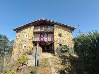 Masia a Muxika. Caserío a reformar en amorebietaetxano