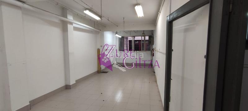 Foto 77401683-59dc-4e1b-bc3c-53a21259890e. Lloguer local comercial a Durango