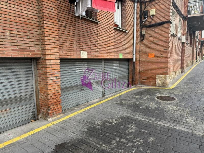 Foto 441fc23d-5d85-49c7-b473-a36f23be511d. Aparcament cotxe a Galdakao