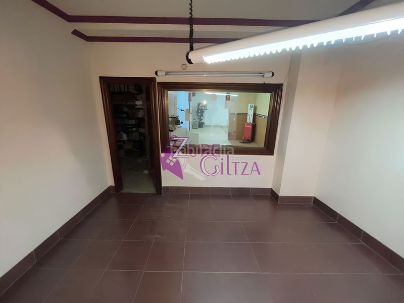 Foto 1026a68b-322b-44b6-91ae-d4c74f58c54d. Lloguer local comercial a Durango