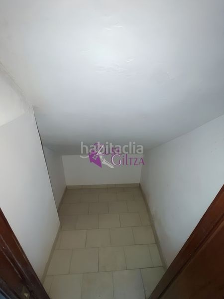 Foto 61a12c86-ad5c-44a0-9bfb-b8a6fd48cbd0. Lloguer local comercial a Durango